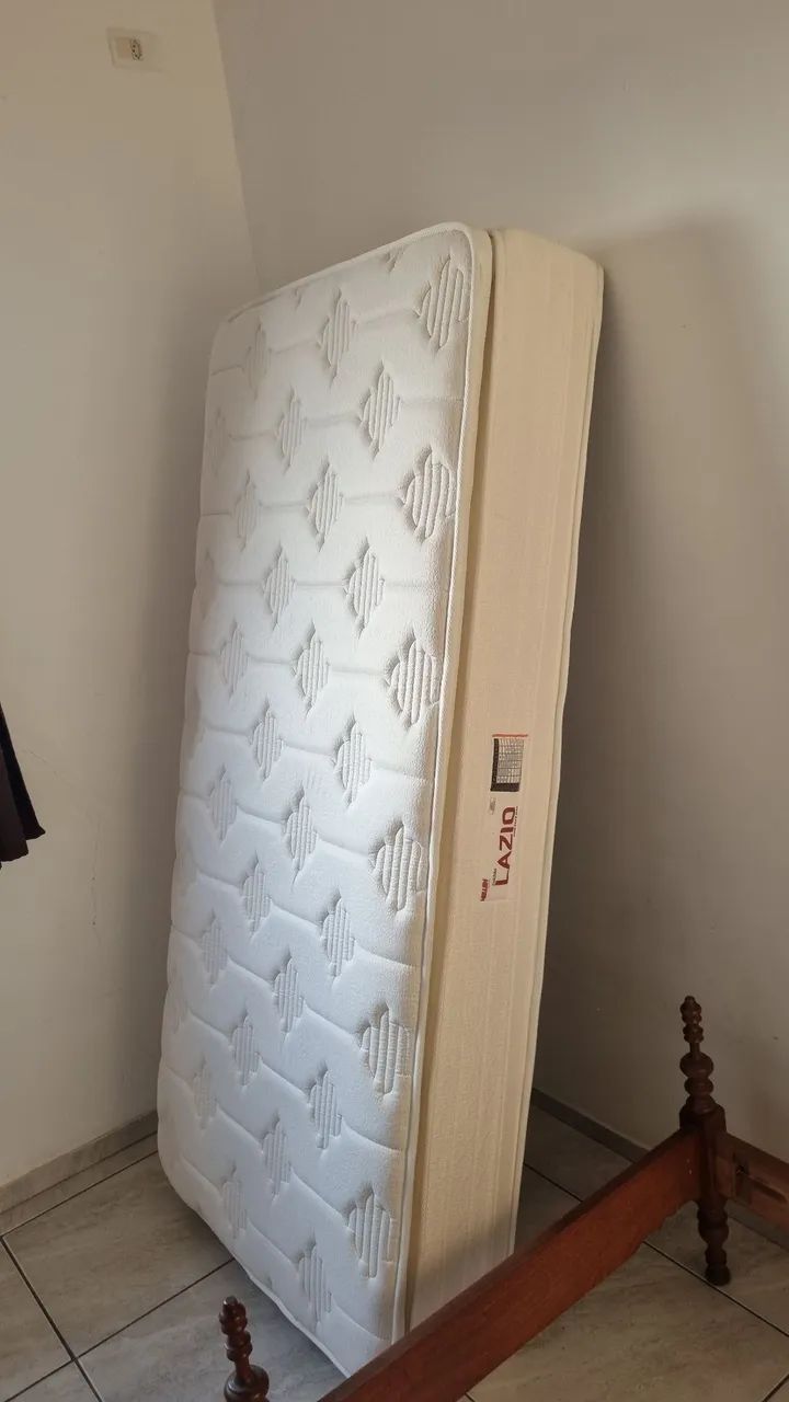 Cama de Solteiro e Colchão Semi Novo - Foto 3