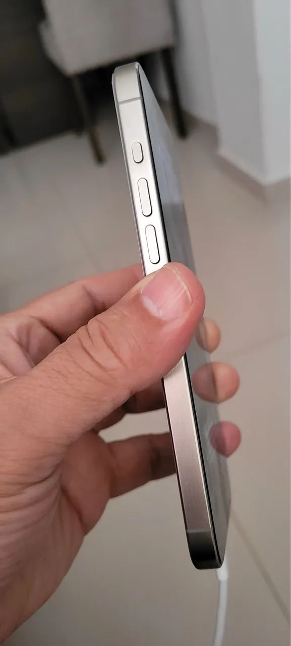 iPhone 15 Pro Max  - Foto 2