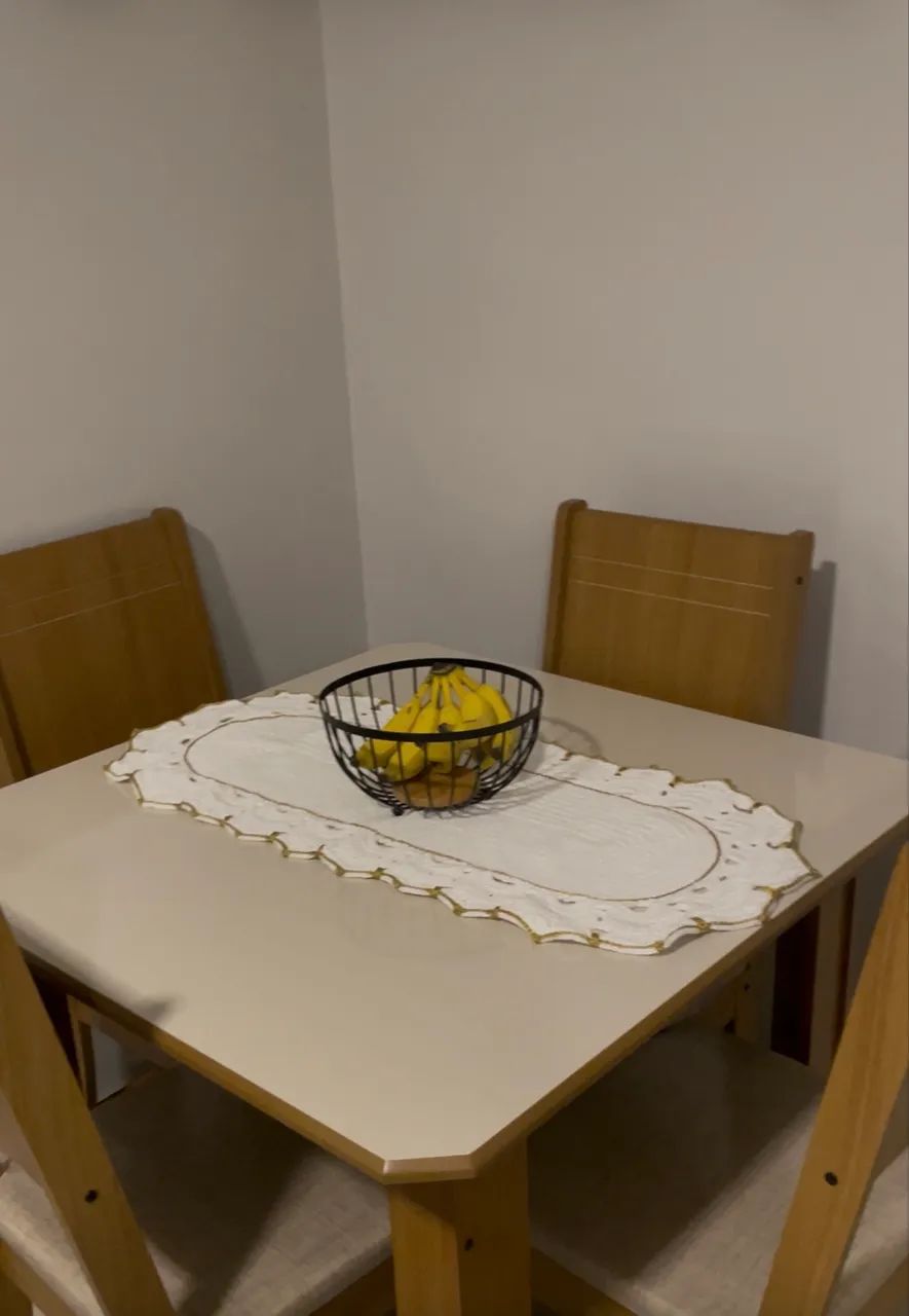 Mesa de 4 cadeiras 100% MDF 