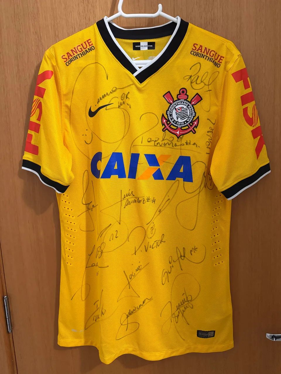 Camisa Corinthians autografada modelo jogador 2014