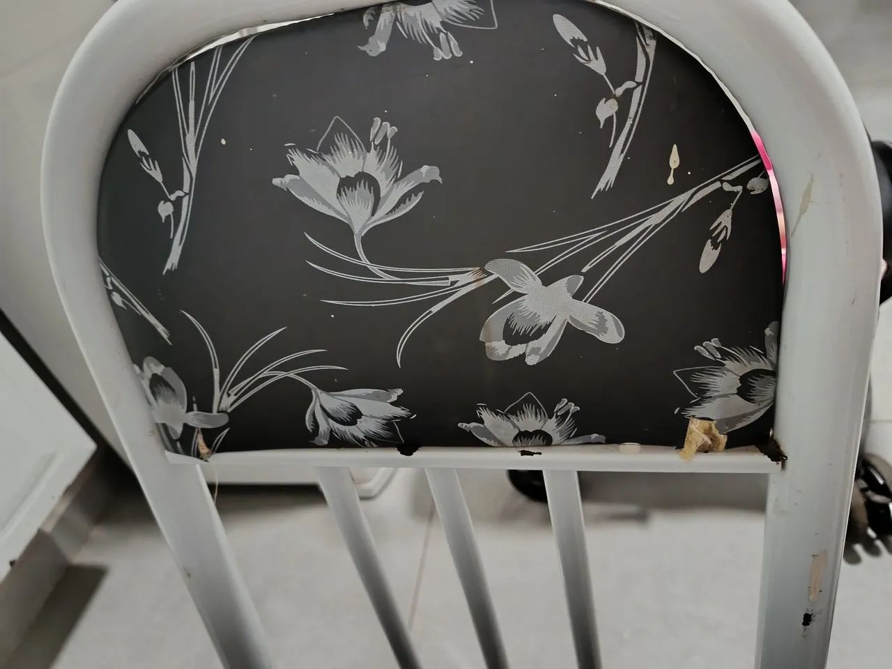 CONJUNTO MESA E CADEIRAS 4 LUGARES - Foto 5