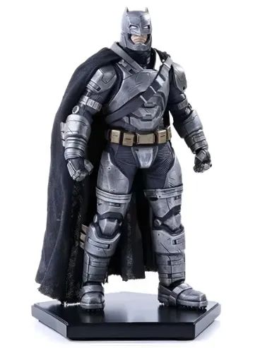 Battle Damaged Armored Batman 1/10 Art Scale Iron Studios