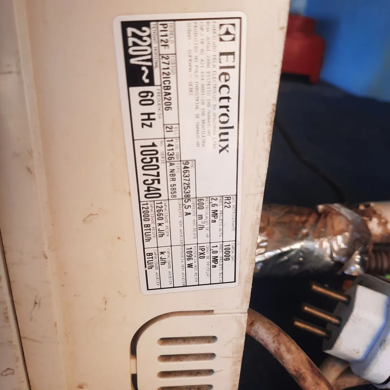VENDO AR CONDICIONADO SPLIT ELECTROLUX/ 220 V.