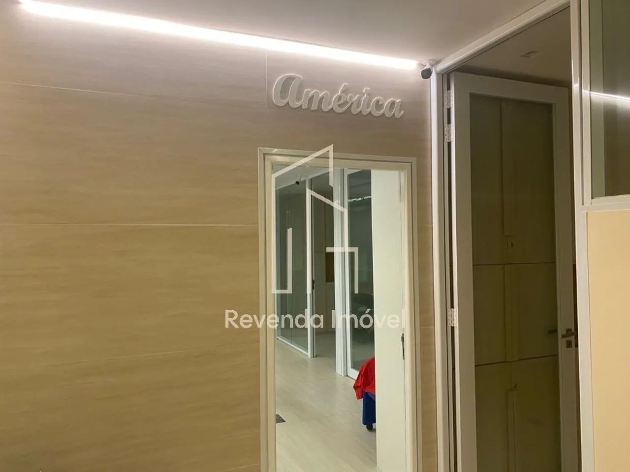 Salas comerciais à venda no Edifício Arruda Botelho Alto de Pinheiros em SP: Alto de Pinhe