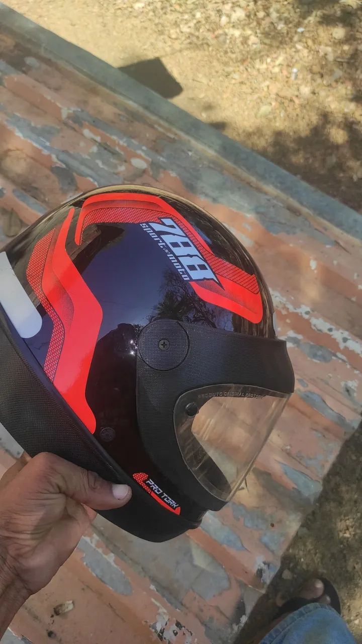 Capacete