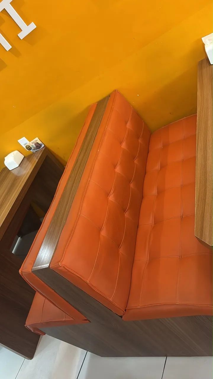 Conjunto sofá Booth + mesas  - Foto 6
