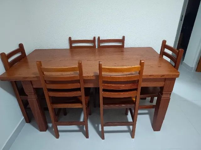 Mesa de jantar madeira maciça 6 lugares
