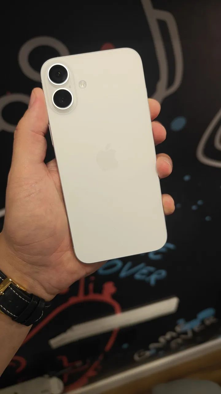 iPhone 16 semi novo 