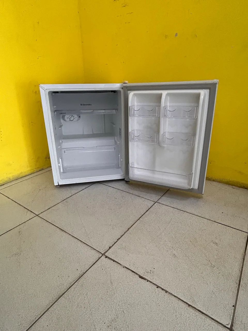 Frigobar Electrolux  - Foto 4