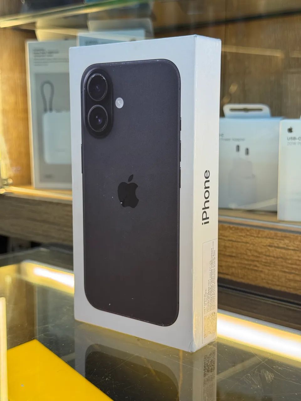 IPHONE 16 128GB PRETO - NOVO - Celulares e Smartphones - Centro