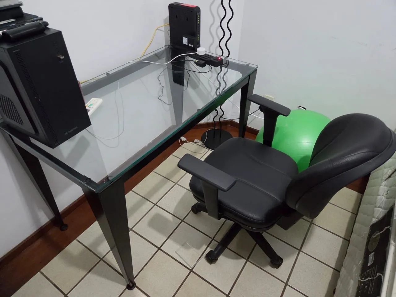 Mesa e cadeira - Foto 2