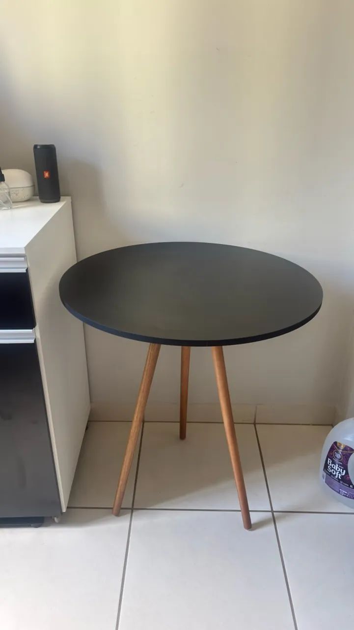 Mesa Redonda 60cm para Cozinha com Pés de Madeira Resistente