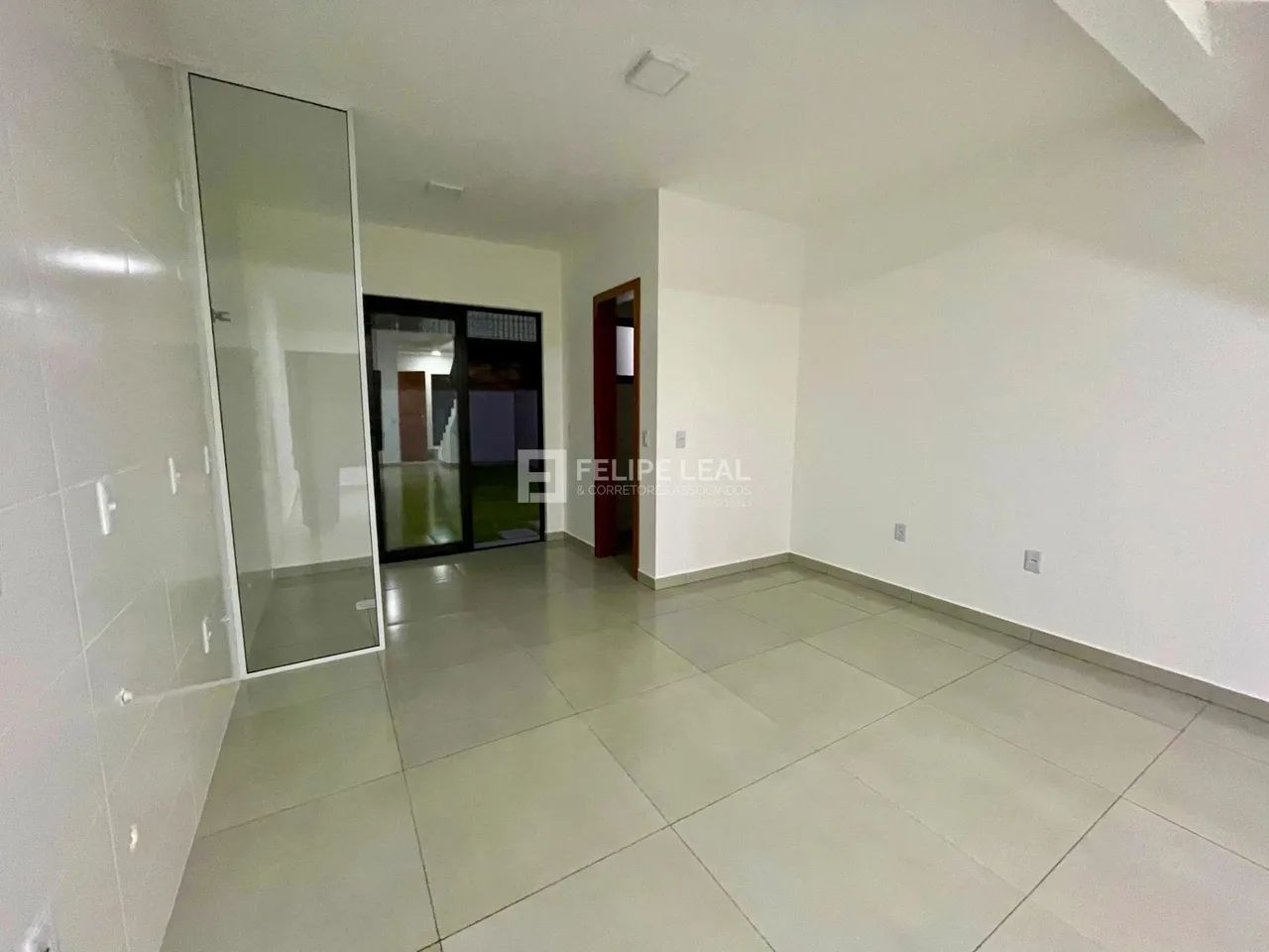 Sobrado em Serraria - São José, SC - Foto 4