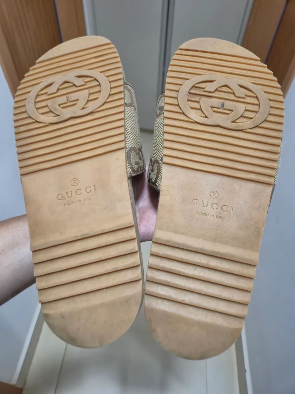 Slide Gucci Monogram - Foto 4