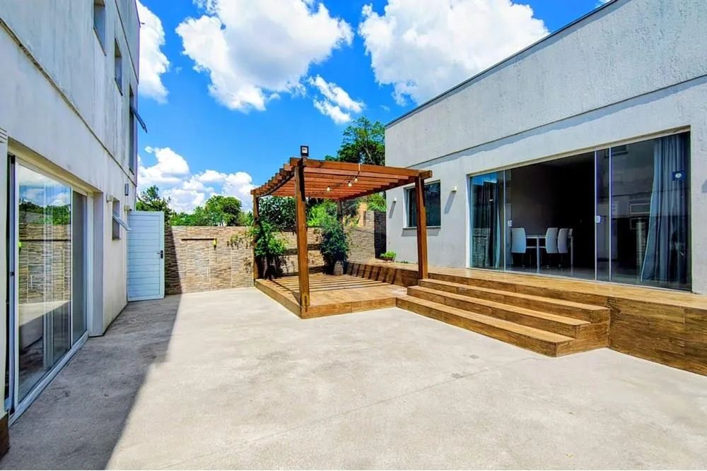 Casa Aconchegante com Espaços Amplos e Iluminados - Foto 4