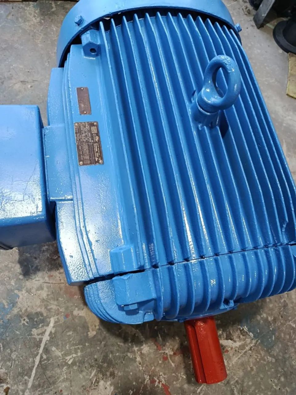 Vendo 3 motores 125cv 100cv e outro de 125cv. - Foto 2