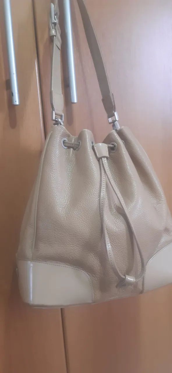 Bolsa nude em couro