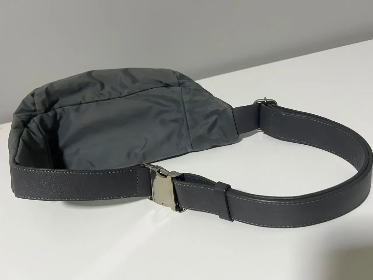 Pochete bolsa couro Schutz  - Foto 5