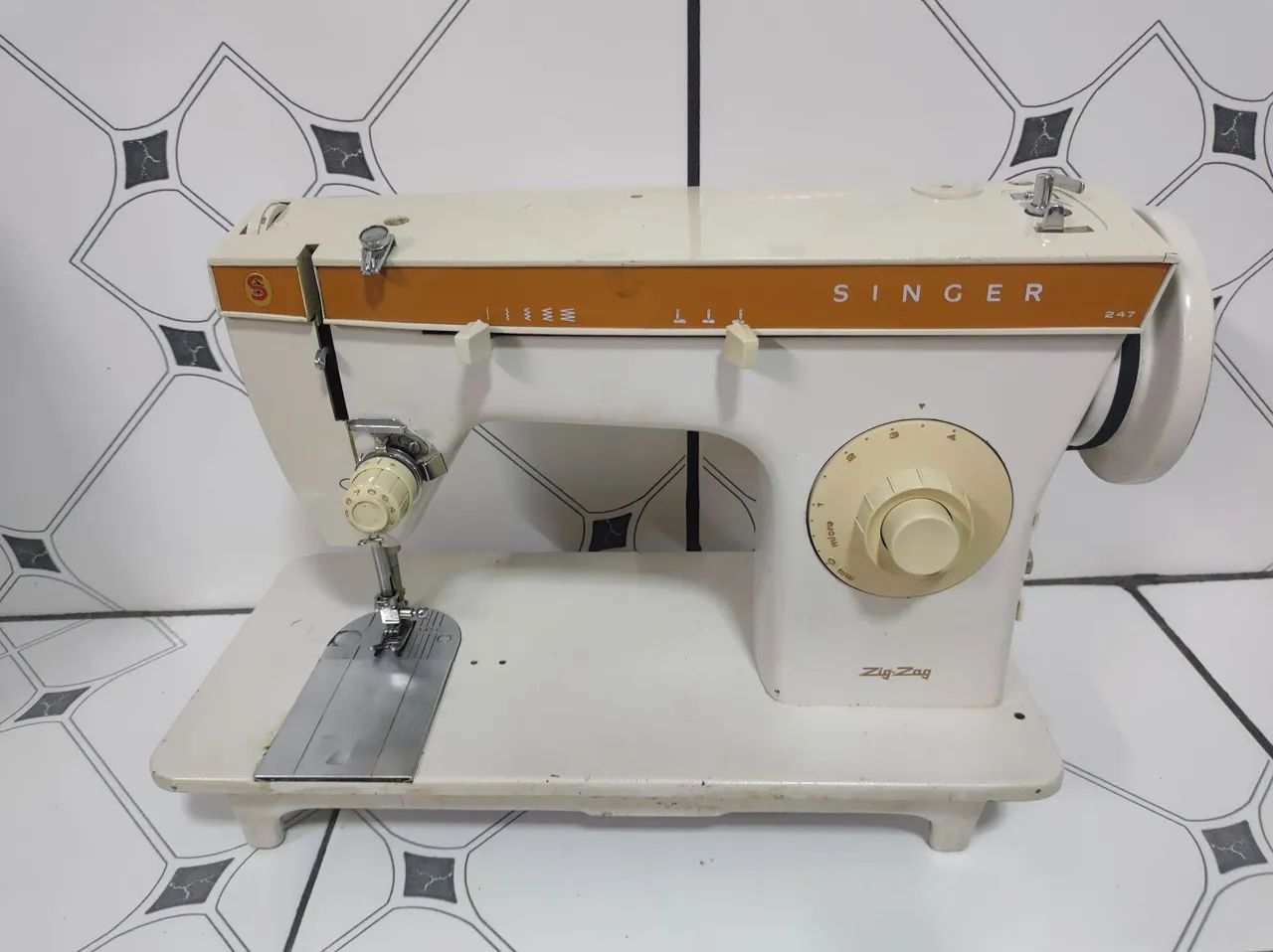 MÁQUINA SINGER 247
