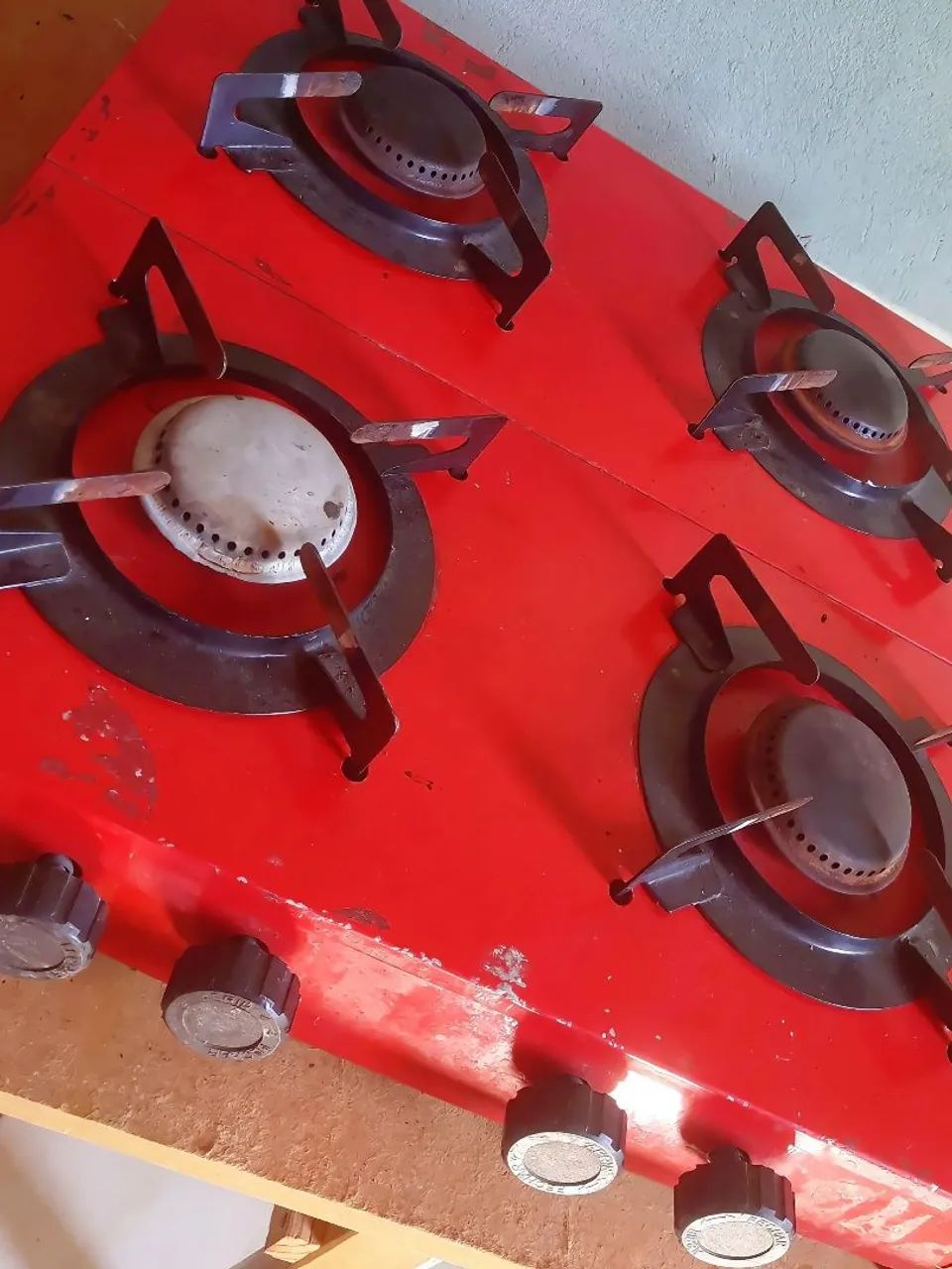 Vendo Mini fogão de 4 bocas,usando e funcionando,perfeito para kitnet, comércio etc. 