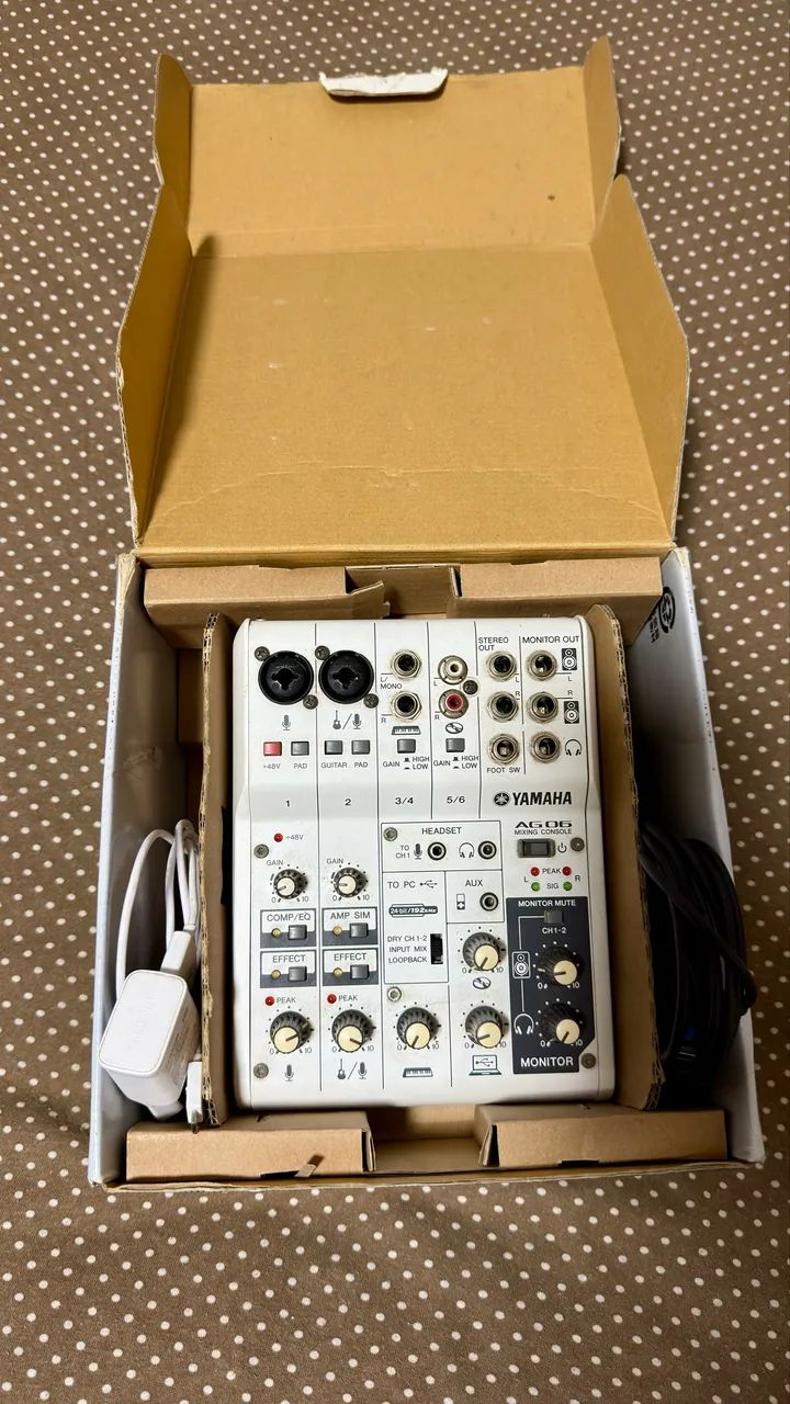 Mesa de som e interface Yamaha AG 06 e USB 6 canais - Foto 2