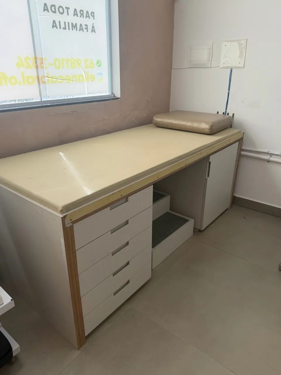 Maca gigante. Dois armários. Escada  - Foto 3