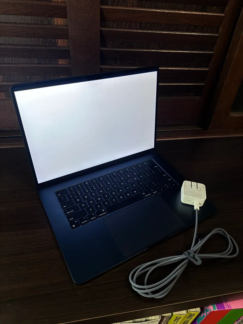 MacBook Air M2, 15 polegadas, 8GB de RAM, 256GB, Midnight - Foto 4