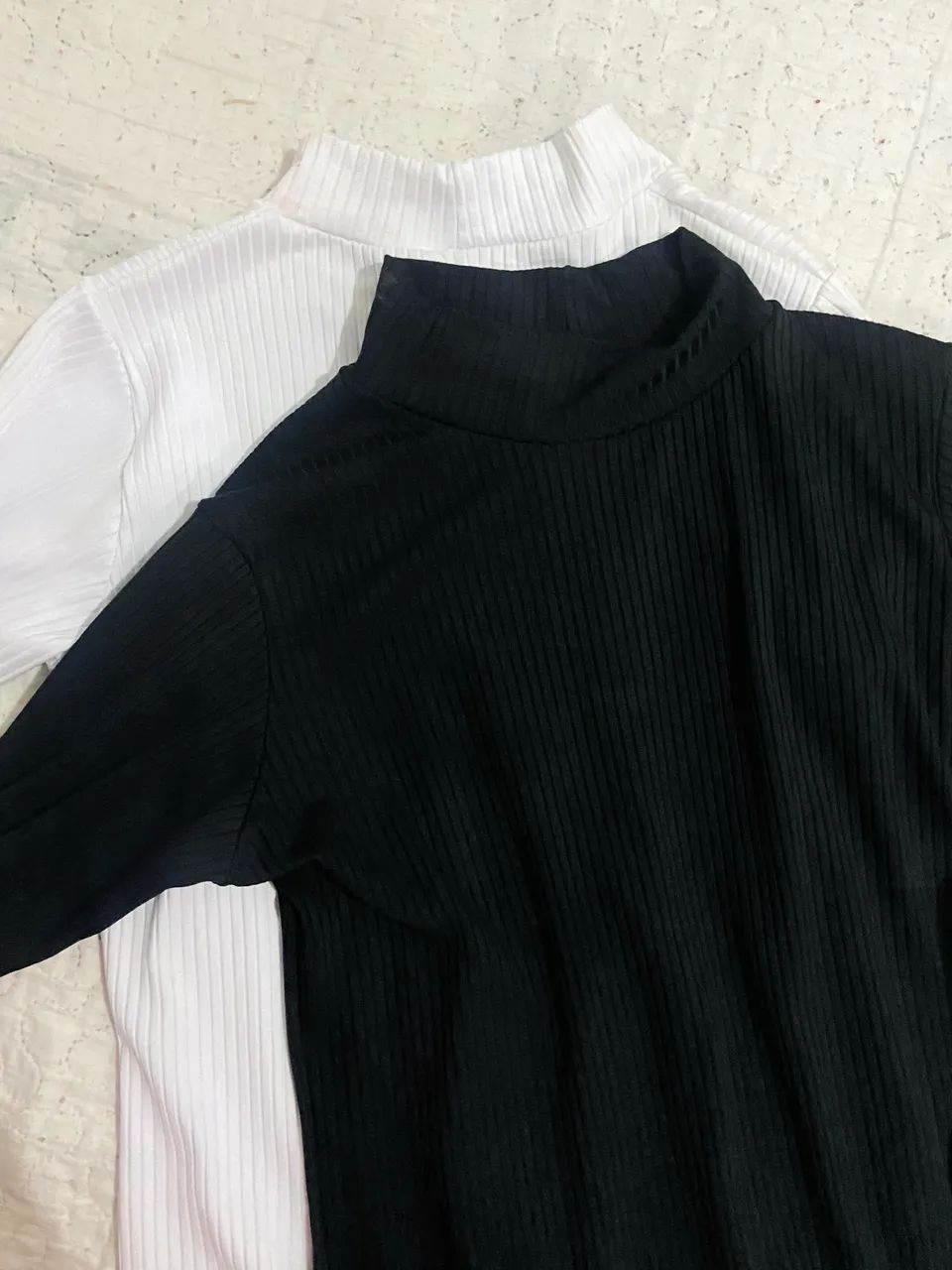 Três blusas caneladas - Foto 2