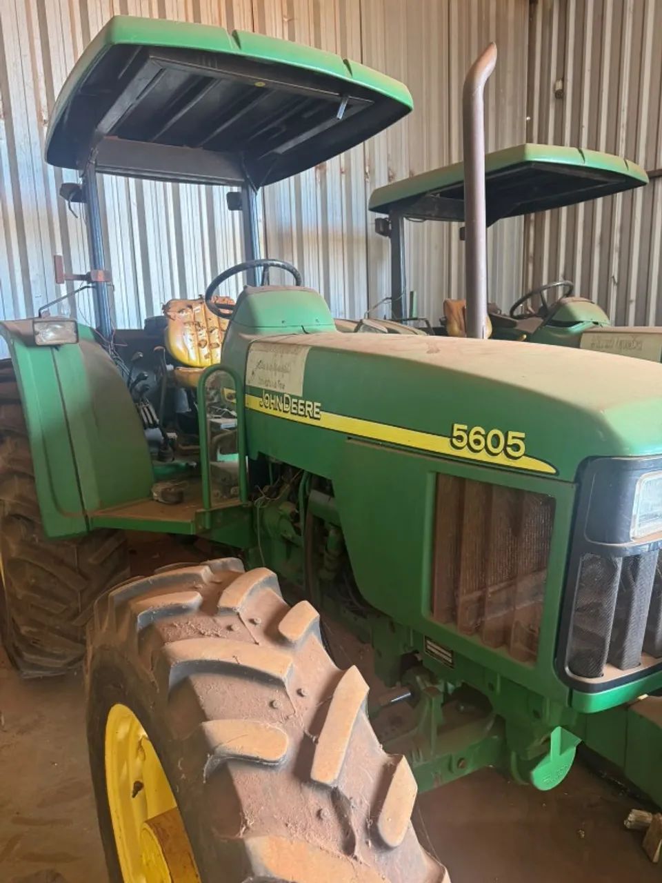 TRATOR JOHN DEERE 5605 - Foto 2