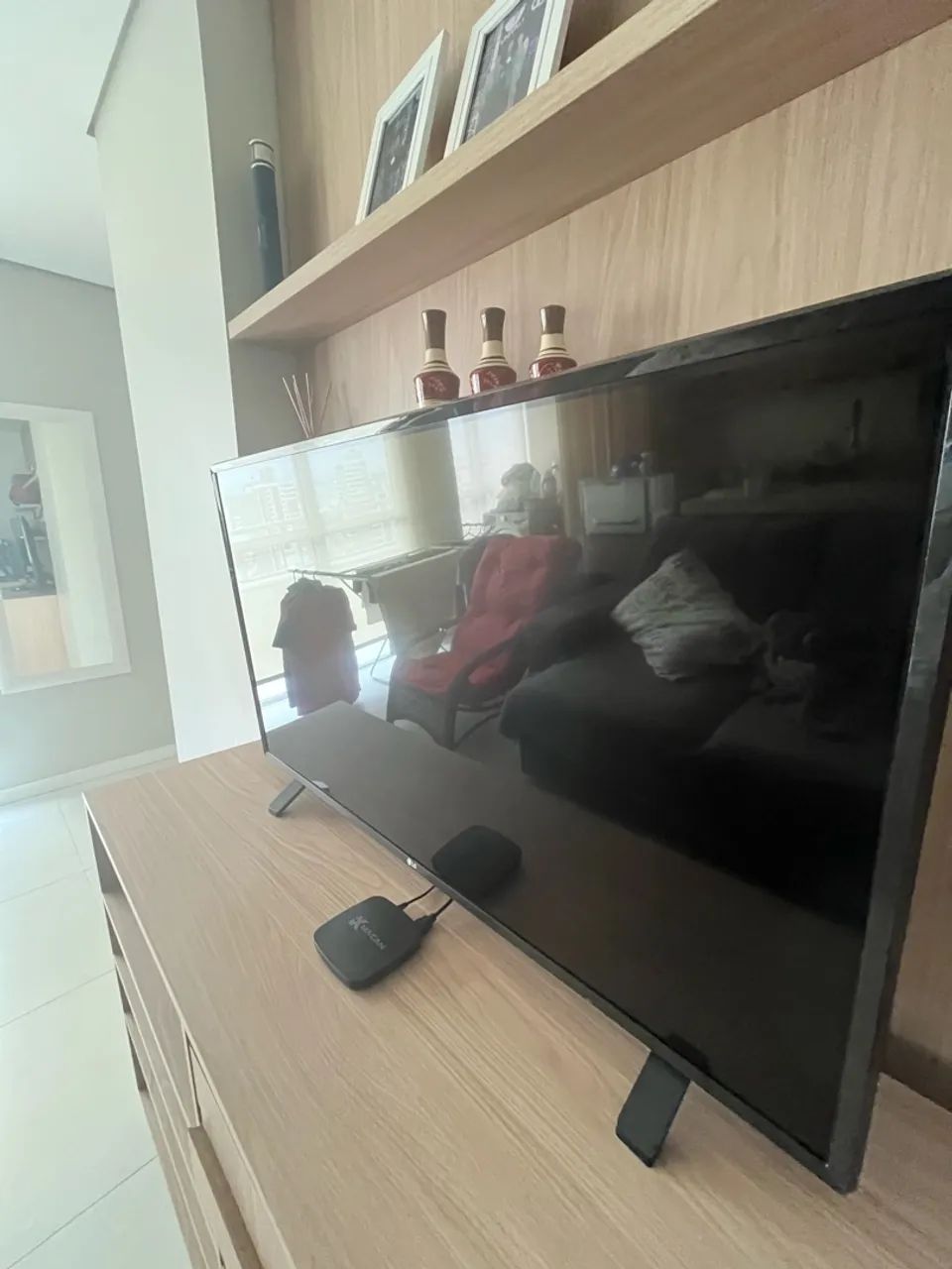 TV LG 43" Smart TV LED - (Pequeno Risco 2cm) - Foto 2