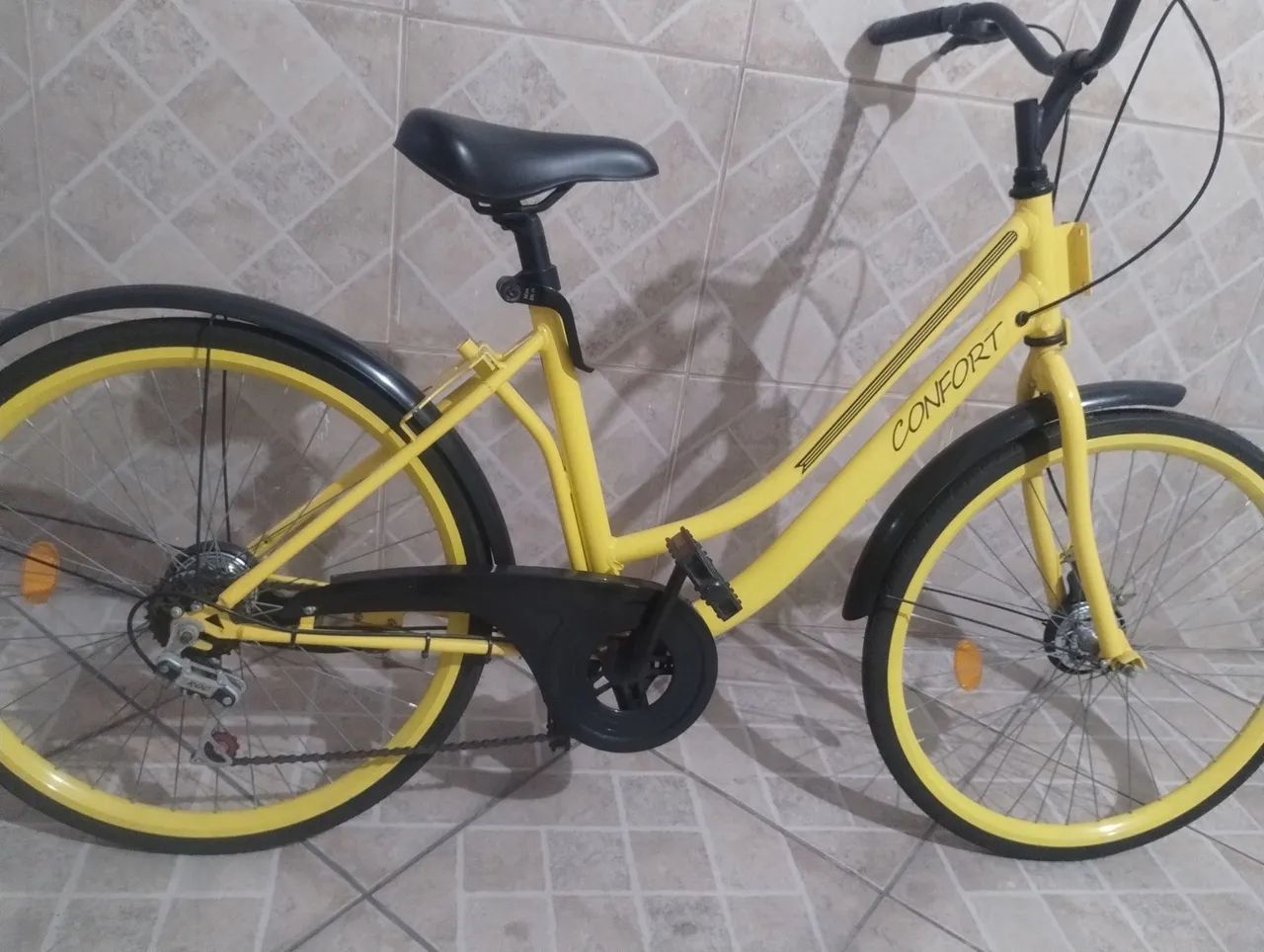 Bicicleta aro 26 perfeito estado e com marcha e pouco uso - Foto 2