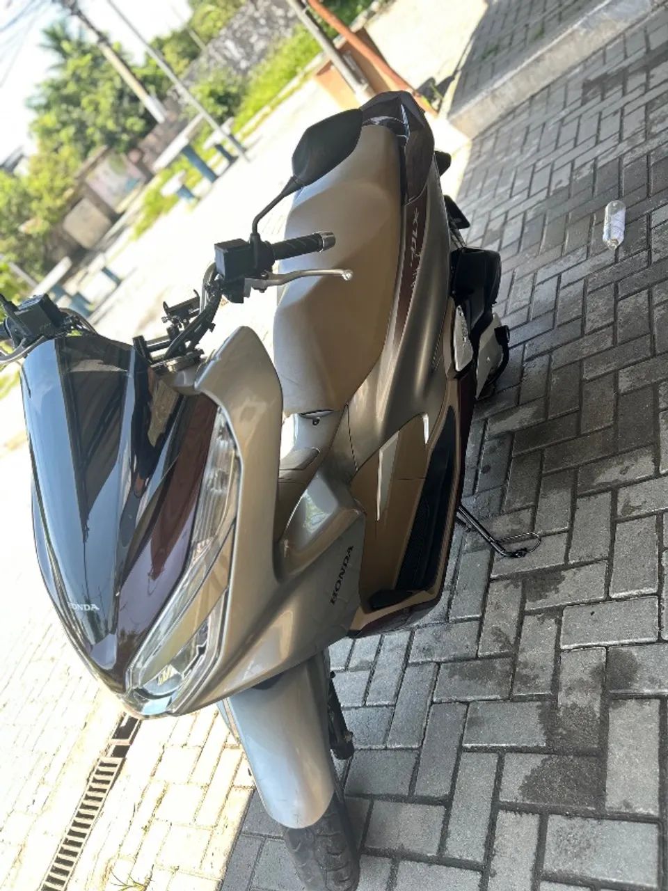 PCX DLX - Foto 2