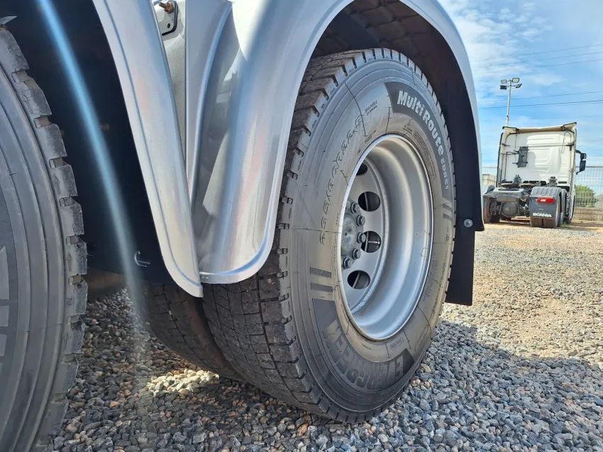 MB Actros 2651S ano 23/24 Cinza. - Foto 9