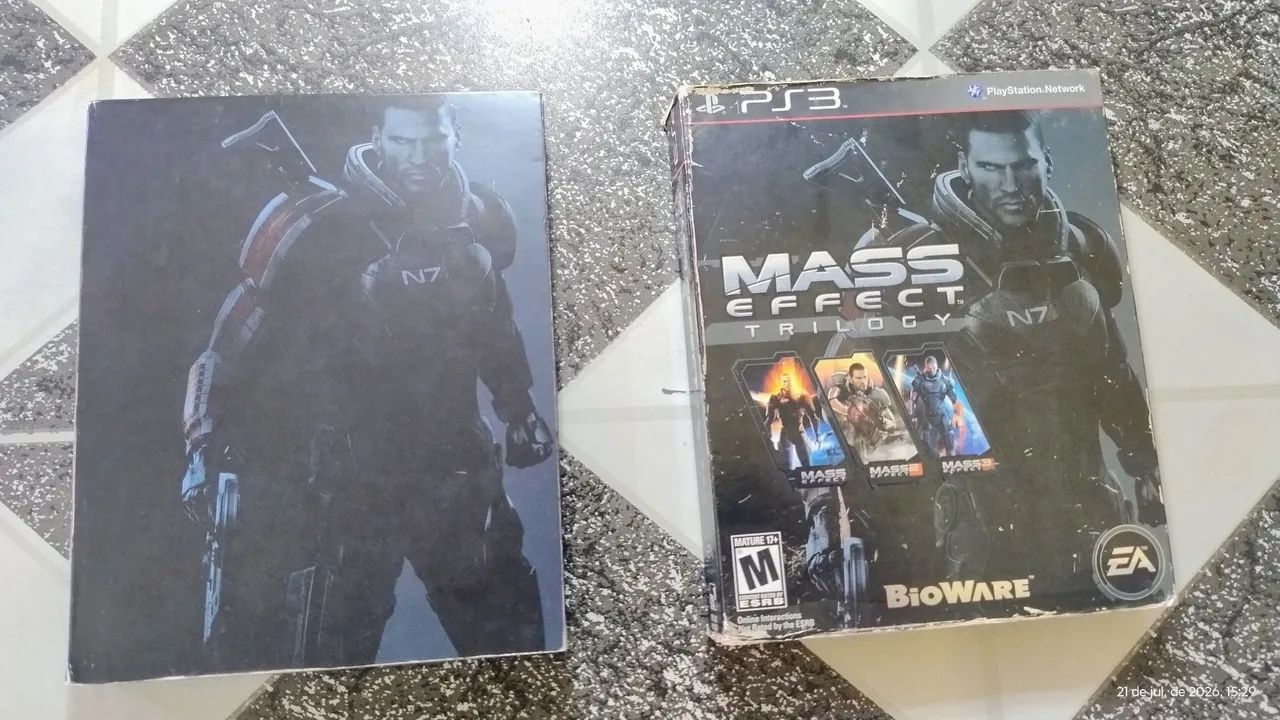 Mass Effect Trilogy PS3  - Foto 3