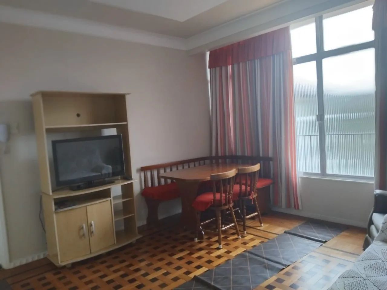 Alugo apartamento 