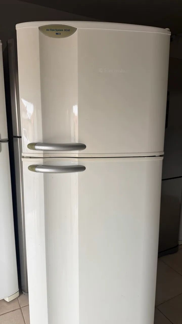 Geladeira Eletrolux Duplex 220v funcionando perfeitamente 