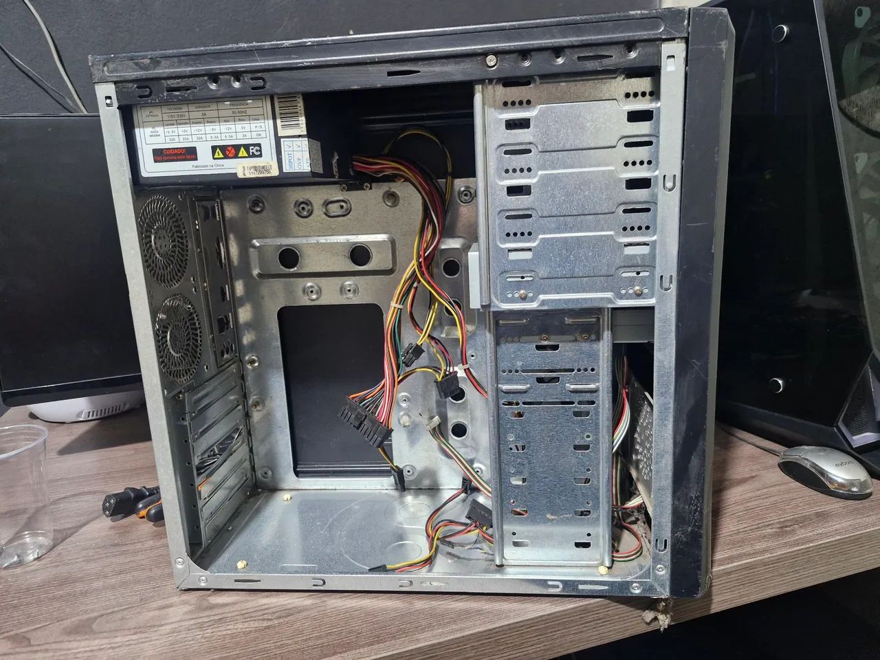 Gabinete com fonte - Foto 2