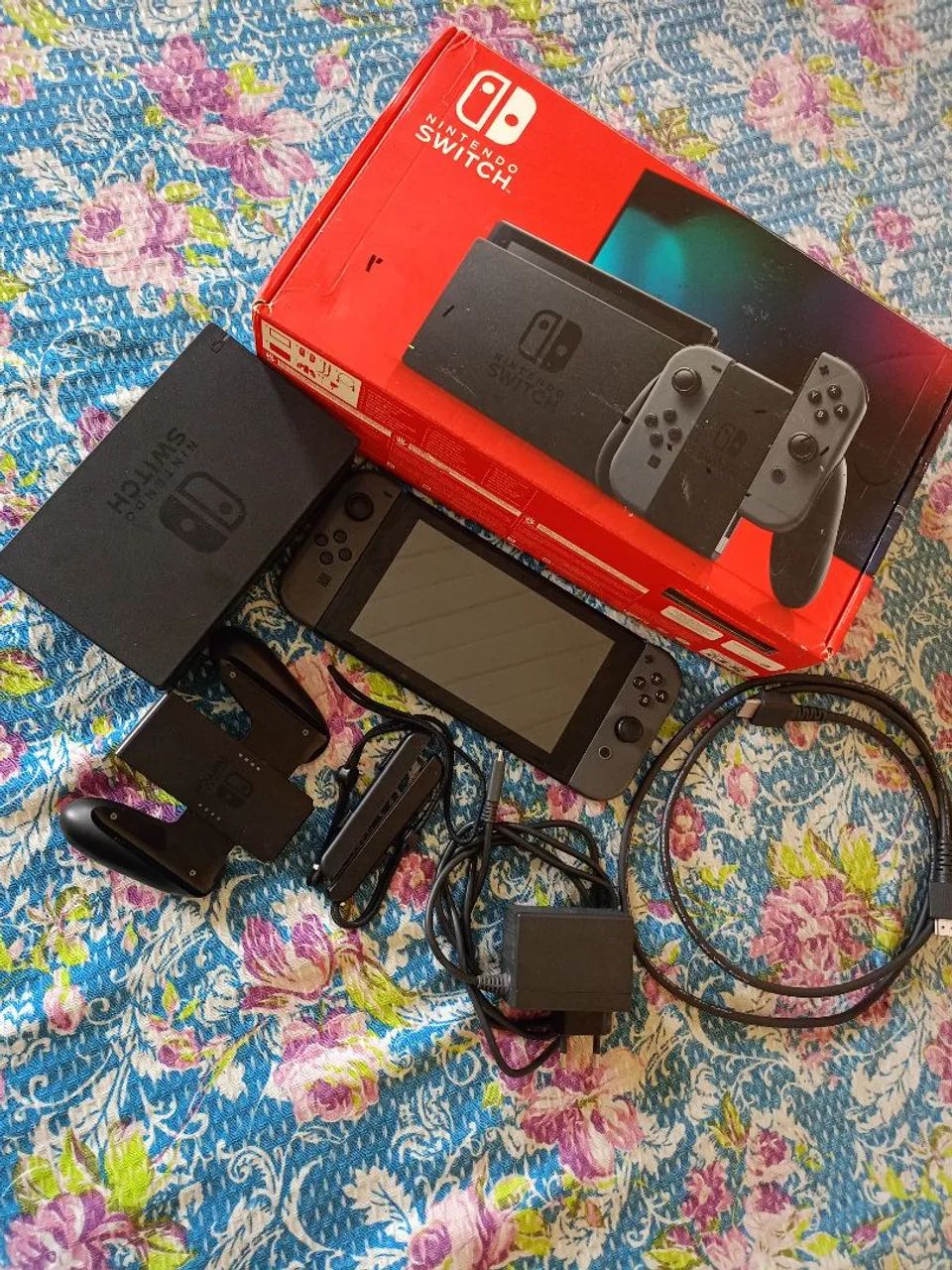 Nintendo switch V2 destravado VIA chip + sd 128gb (cabe uns 15 jogos) 