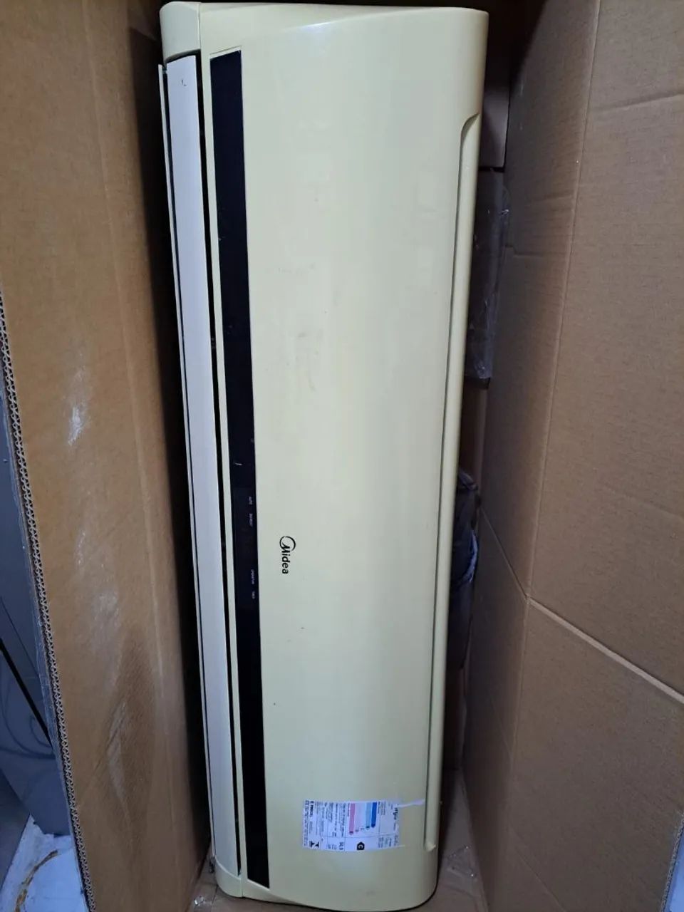 Vendo ar condicionado split 24.000 quente e frio.