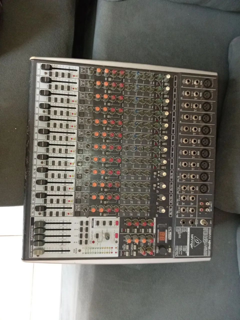 Vendo mesa de Som - Foto 4