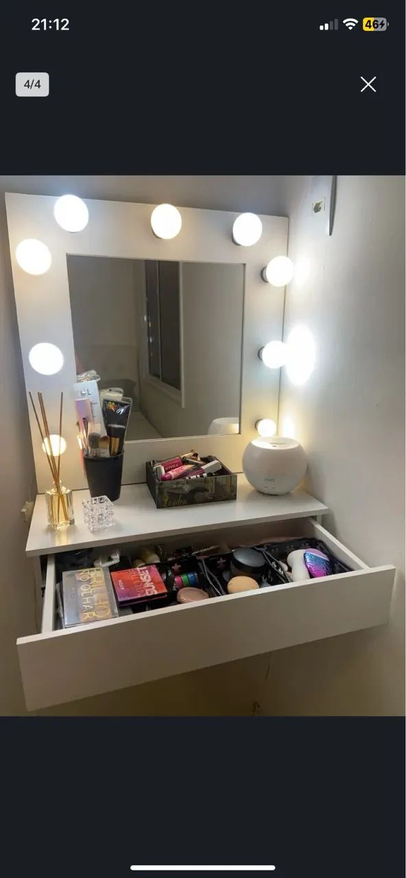 Penteadeira luxo, com espelho e luzes inclusos