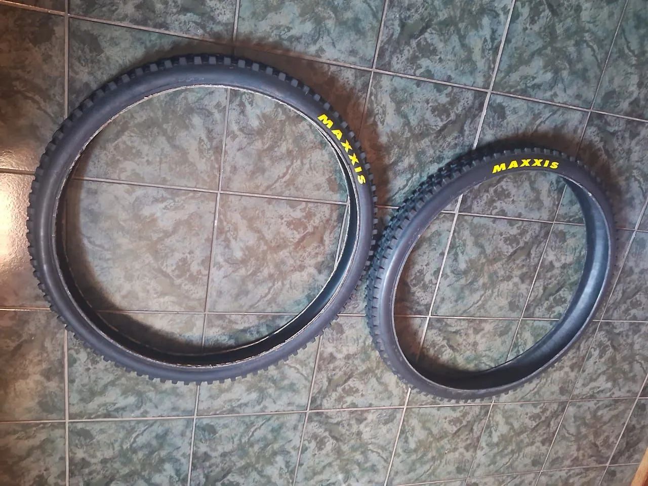 Pneus cravudos