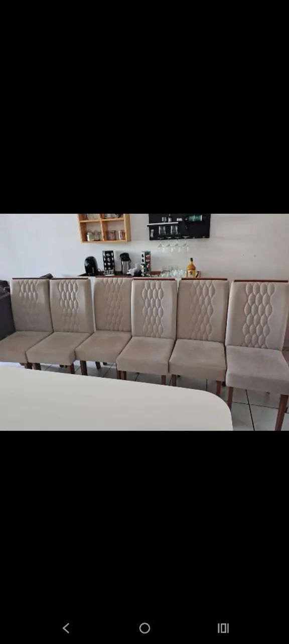Mesa com 6 cadeiras 