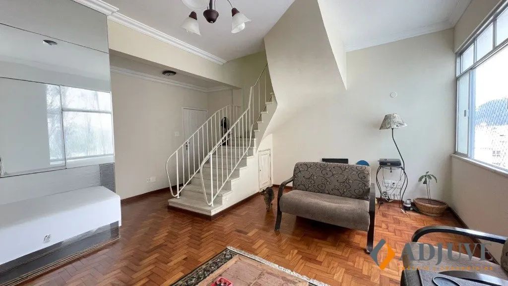 Duplex com 2 Quartos e Suíte com Escritório!