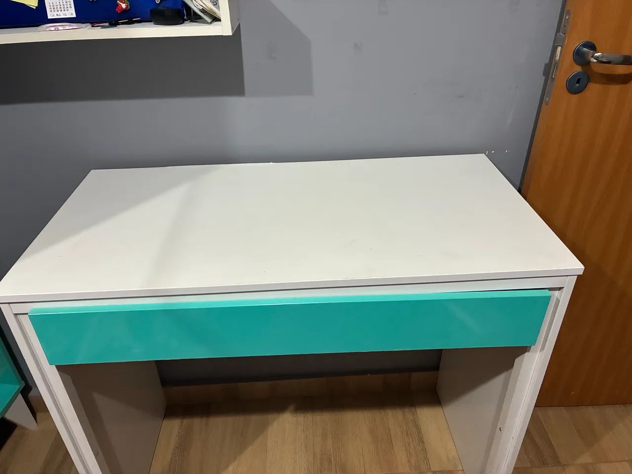 Escrivaninha/Mesa de estudo 