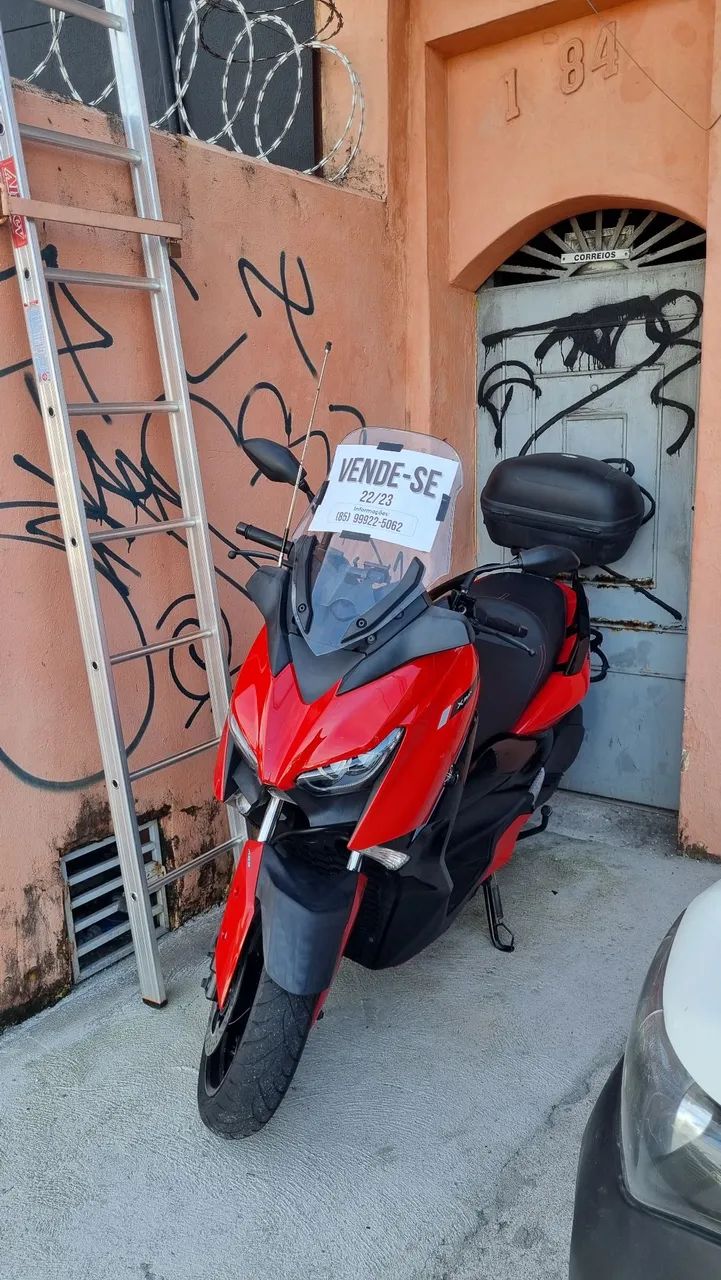 Vendo xmax 250 2202 2023 com 10.000km rodados.