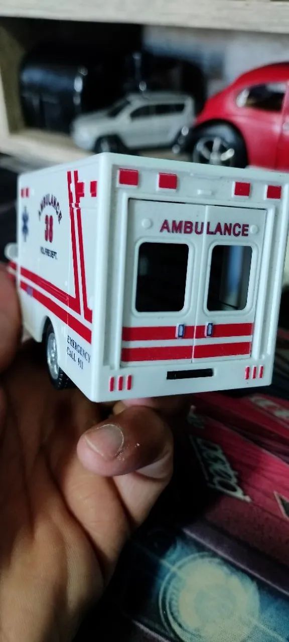 Miniatura de  Ambulância  - Foto 3