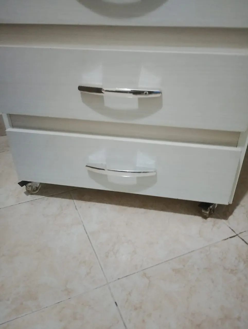 comoda 4 gavetas  - Foto 3