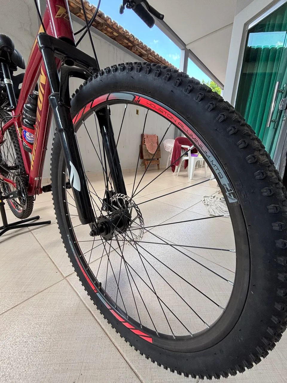Vendo bicicleta com  pouco tempo de uso