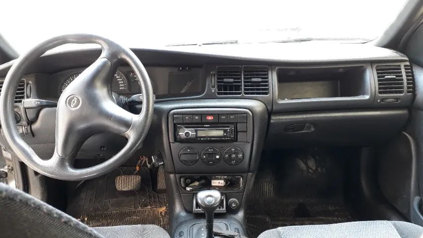 Chevrolet Vectra GLS/ Challenge 2.2 MPFI 16V 2000